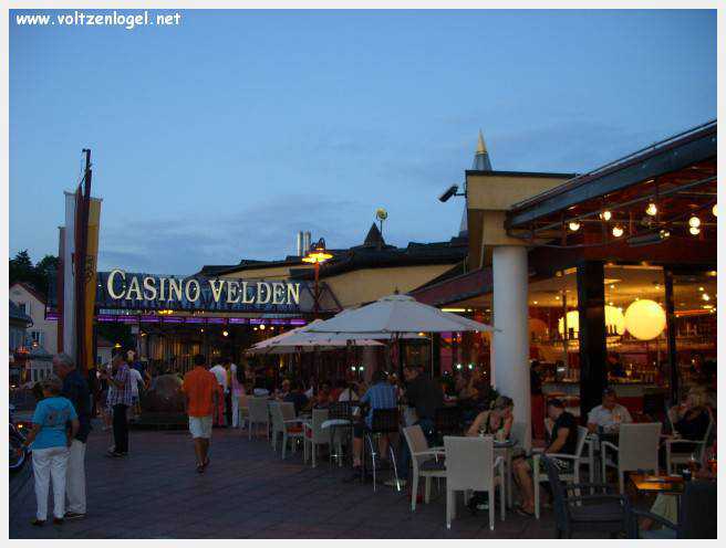 Vue panoramique sur le lac de Woerth, symbole de la beauté naturelle du Wörthersee.