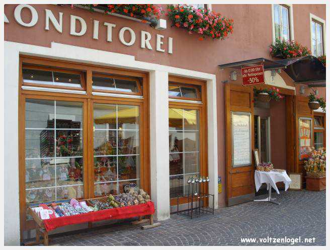 Vue panoramique sur les montagnes alpines près de Villach, Carinthie