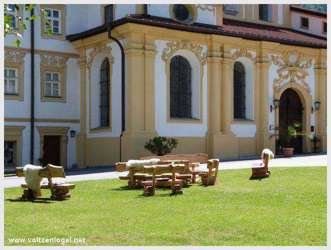 Randonnée de Mieming au Monastère de Stams à travers paysages alpins pittoresques
