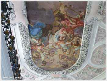 Fresques et stucs, église baroque de Stams