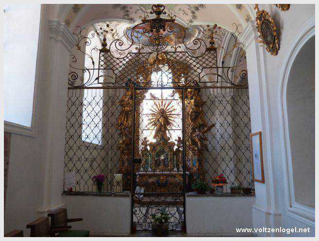 Randonnée de Mieming au Monastère de Stams à travers paysages alpins pittoresques