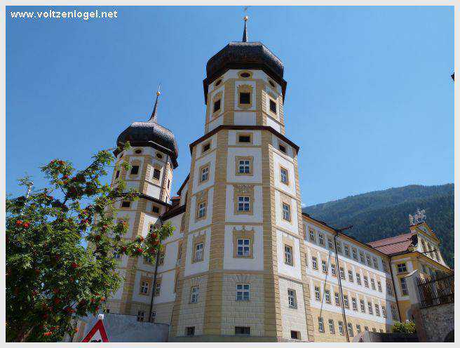 Randonnée de Mieming au Monastère de Stams à travers paysages alpins pittoresques