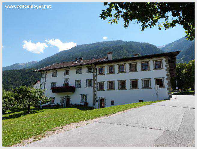 Randonnée de Mieming au Monastère de Stams à travers paysages alpins pittoresques