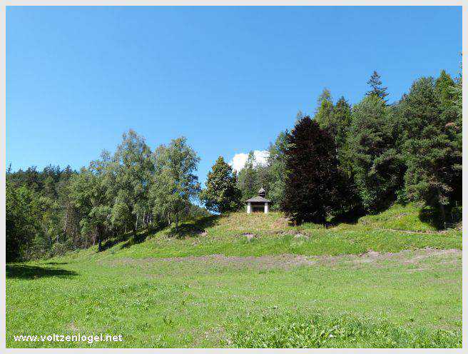 Sentier du Klammweg offrant une vue sur la gorge du château à Mieming.