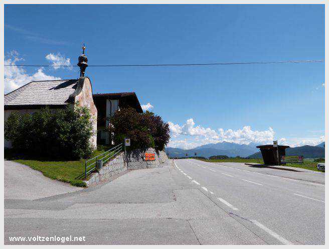 Sentier du Klammweg offrant une vue sur la gorge du château à Mieming.