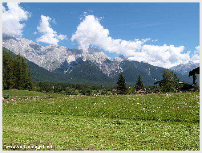 Sentier du Klammweg offrant une vue sur la gorge du château à Mieming.