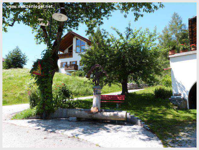 Sentier du Klammweg offrant une vue sur la gorge du château à Mieming.
