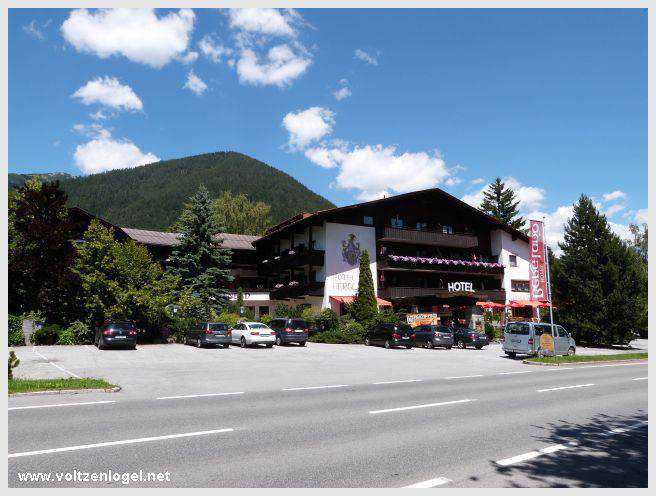 Sentier du Klammweg offrant une vue sur la gorge du château à Mieming.
