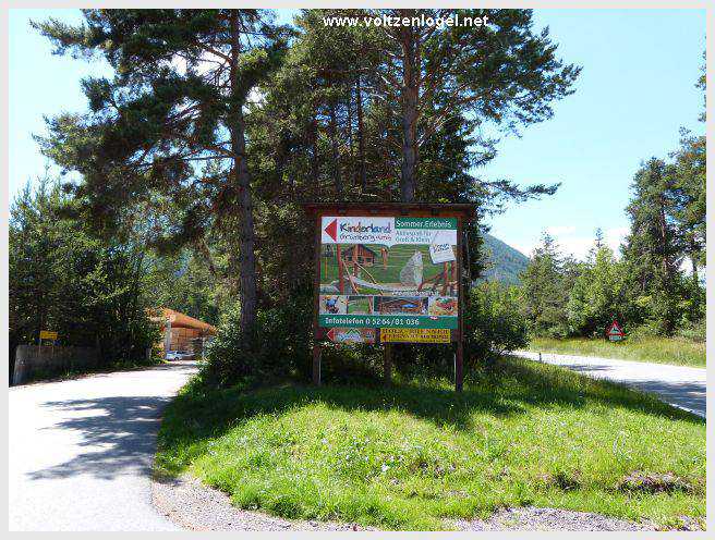 Sentier du Klammweg offrant une vue sur la gorge du château à Mieming.