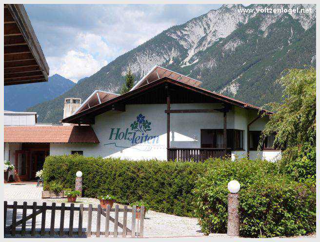 Vue panoramique depuis la ferme auberge Marienbergalm, Obsteig, Alpes du Tyrol