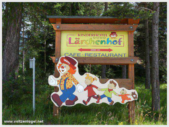 Vue panoramique depuis la ferme auberge Marienbergalm, Obsteig, Alpes du Tyrol