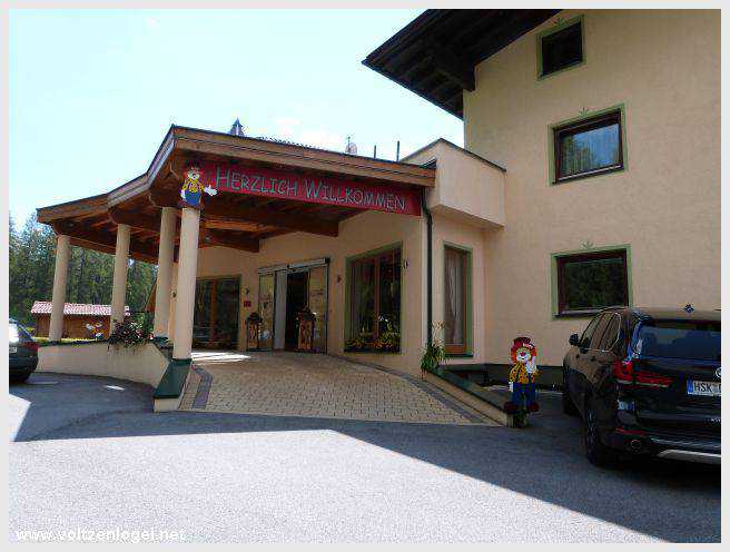 Vue panoramique depuis la ferme auberge Marienbergalm, Obsteig, Alpes du Tyrol