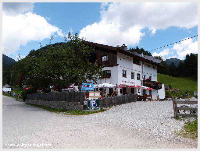 Vue panoramique depuis la ferme auberge Marienbergalm, Obsteig, Alpes du Tyrol
