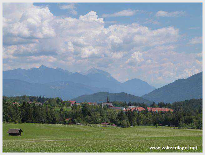Vue panoramique depuis la ferme auberge Marienbergalm, Obsteig, Alpes du Tyrol