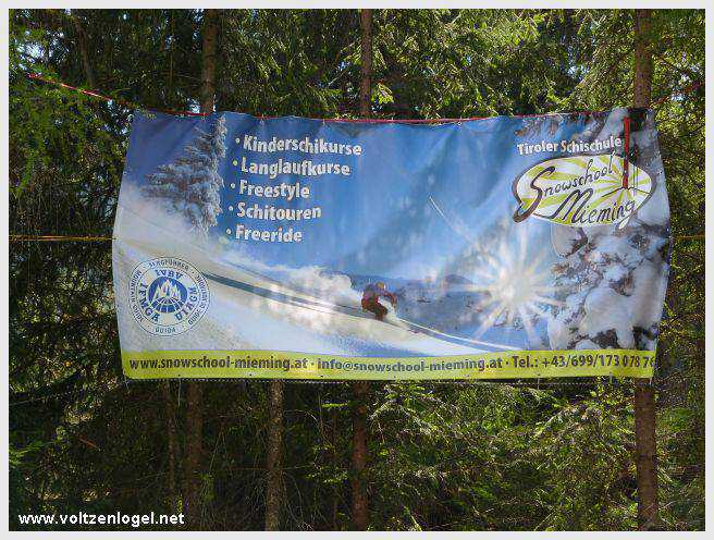 Vue panoramique depuis la ferme auberge Marienbergalm, Obsteig, Alpes du Tyrol