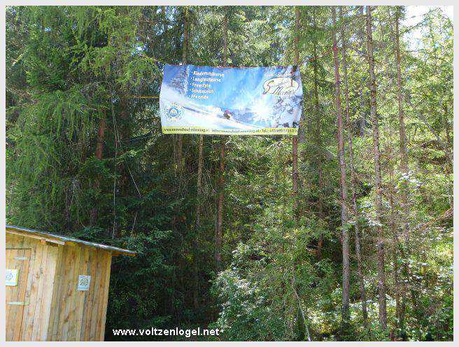 Vue panoramique depuis la ferme auberge Marienbergalm, Obsteig, Alpes du Tyrol