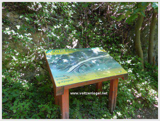 Vue panoramique sur le pont suspendu de l'Inn à Mieming