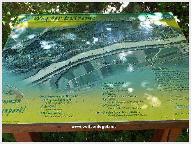 Vue panoramique sur le pont suspendu de l'Inn à Mieming