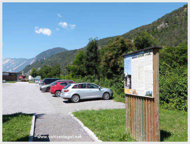 Vue panoramique sur le pont suspendu de l'Inn à Mieming