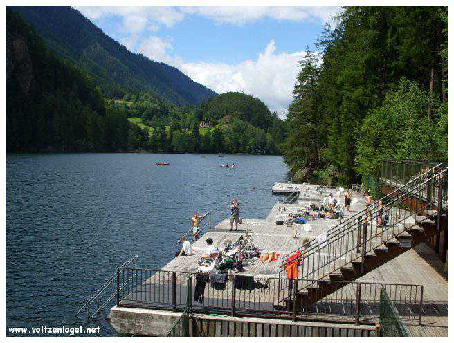 Oetz. Le meilleur du Piburger See (lac Piburg) près d'Oetz au Tyrol