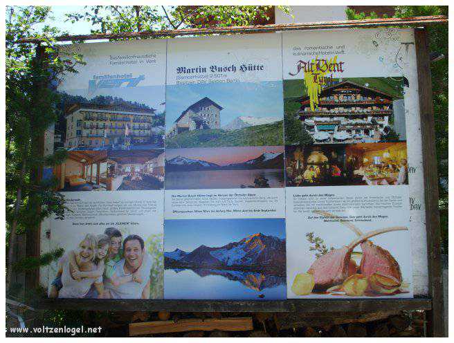 Vue majestueuse sur les sommets alpins de la Vallée Ötztal.
