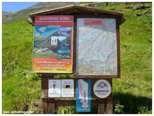 Vue majestueuse sur les sommets alpins de la Vallée Ötztal.