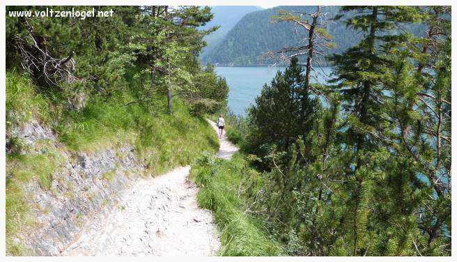 Randonnée de Pertisau à Gaisalm en longeant le lac Achensee