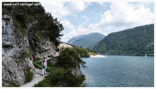 Randonnée de Pertisau à Gaisalm en longeant le lac Achensee