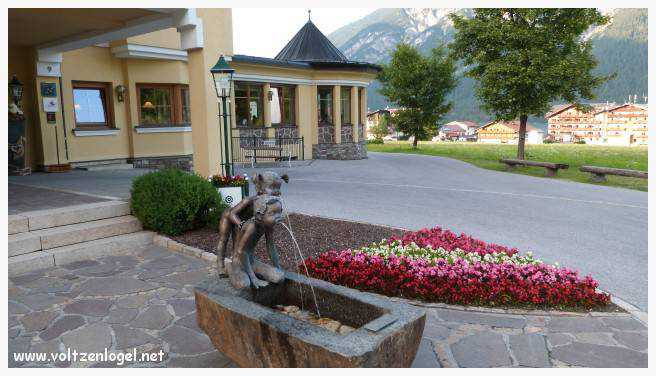 Vue panoramique du lac Achen entouré des sommets alpins, emblématique de Pertisau