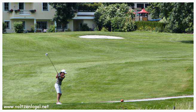 Vue panoramique du lac Achen entouré des sommets alpins, emblématique de Pertisau