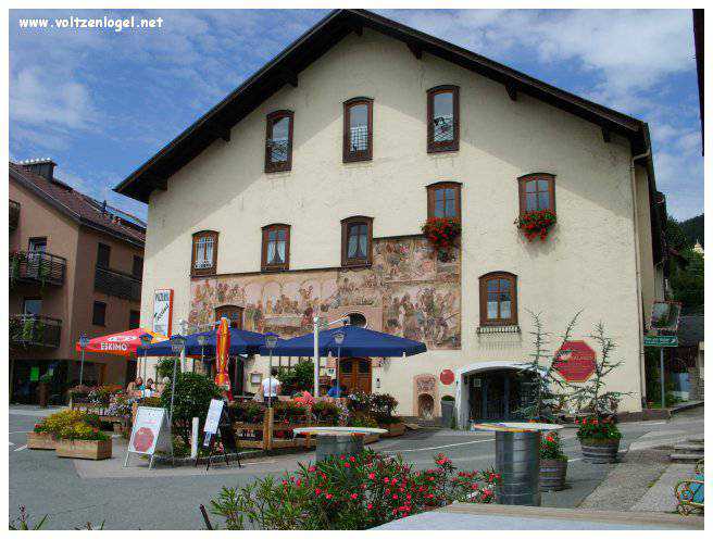 Paysage pittoresque d'Unterach et Seewalchen au bord du lac Attersee en Autriche