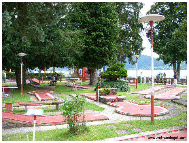 Paysage pittoresque d'Unterach et Seewalchen au bord du lac Attersee en Autriche