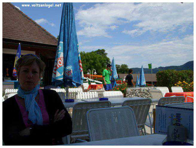 Paysage pittoresque d'Unterach et Seewalchen au bord du lac Attersee en Autriche