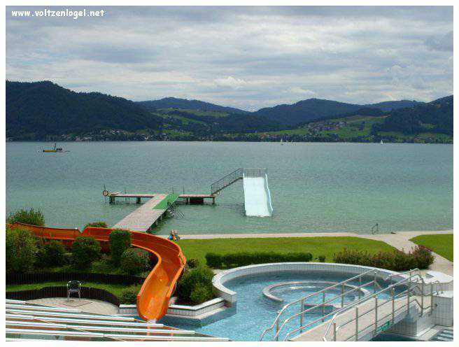 Paysage pittoresque d'Unterach et Seewalchen au bord du lac Attersee en Autriche