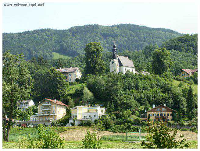 Explorez la beauté naturelle de MondSeeLand.