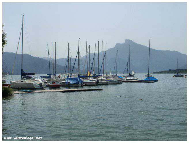 Explorez la beauté naturelle de MondSeeLand.