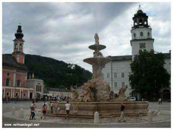 Salzburg. Le meilleur de la vieille ville de Salzbourg, la fontaine centre-ville de Salzbourg