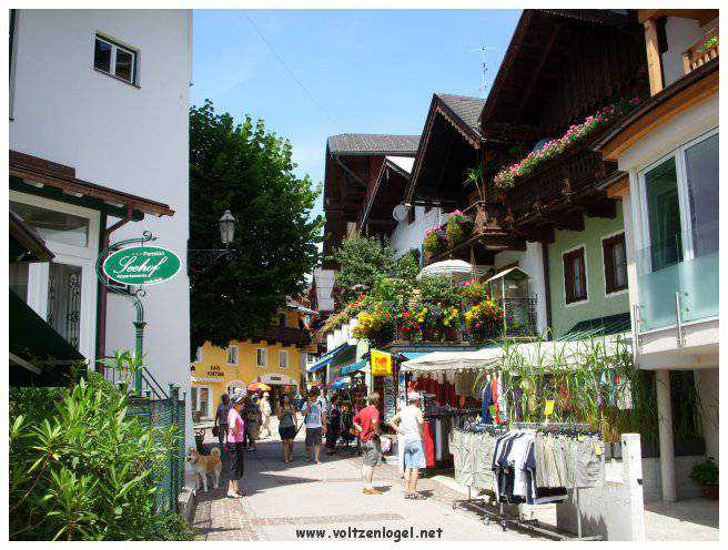 Vue panoramique du lac Wolfgangsee à Sankt Wolfgang im Salzkammergut, Autriche