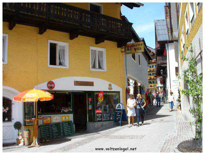 Vue panoramique du lac Wolfgangsee à Sankt Wolfgang im Salzkammergut, Autriche