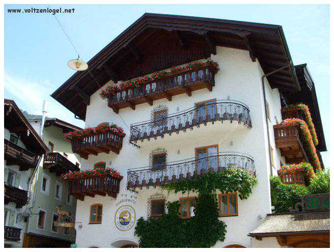 Vue panoramique du lac Wolfgangsee à Sankt Wolfgang im Salzkammergut, Autriche