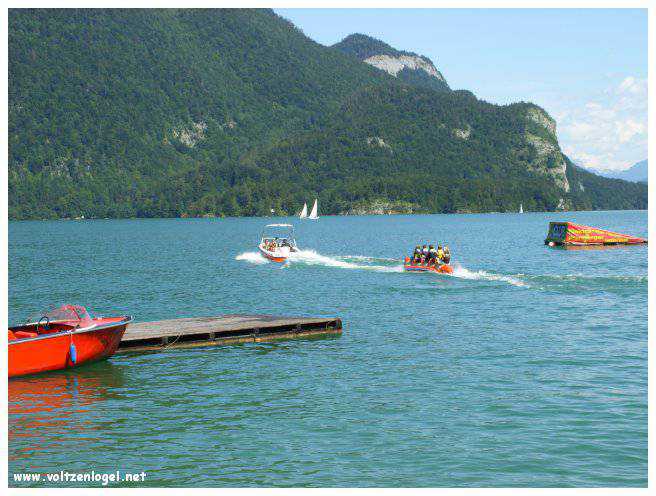 Vue panoramique du lac Wolfgangsee à Sankt Wolfgang im Salzkammergut, Autriche