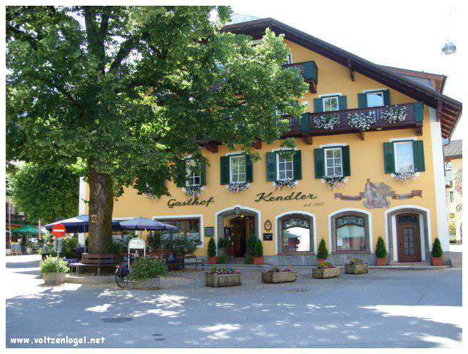 Vue panoramique du lac Wolfgangsee à Sankt Wolfgang im Salzkammergut, Autriche