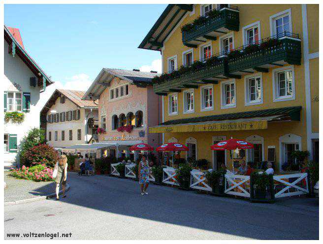 Vue panoramique du lac Wolfgangsee à Sankt Wolfgang im Salzkammergut, Autriche