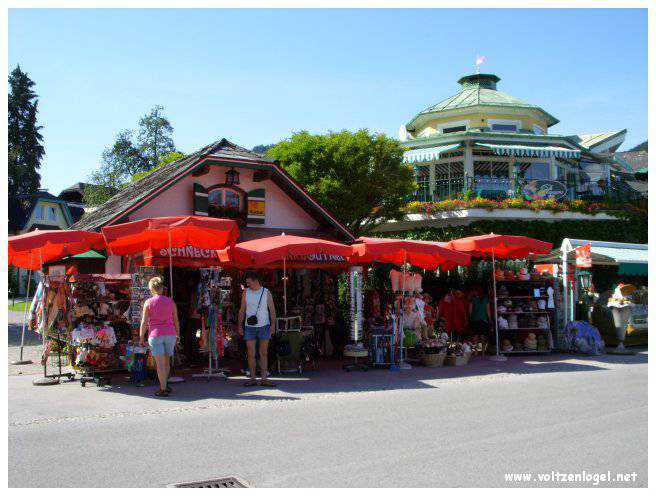 Vue panoramique du lac Wolfgangsee à Sankt Wolfgang im Salzkammergut, Autriche