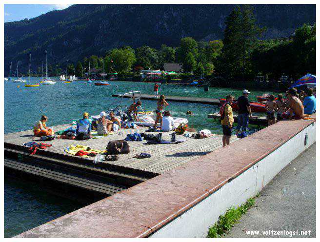 Vue panoramique du lac Wolfgangsee à Sankt Wolfgang im Salzkammergut, Autriche