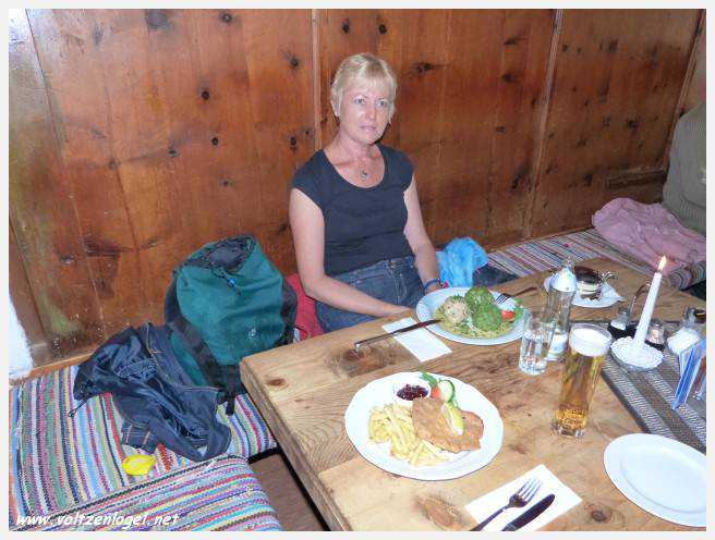 Vue spectaculaire de la Cascade de Grawa dans la vallée Stubaital en Autriche