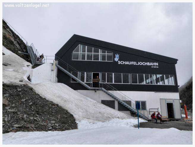 Panorama du Glacier de Stubai, sommet alpin et nature autrichienne