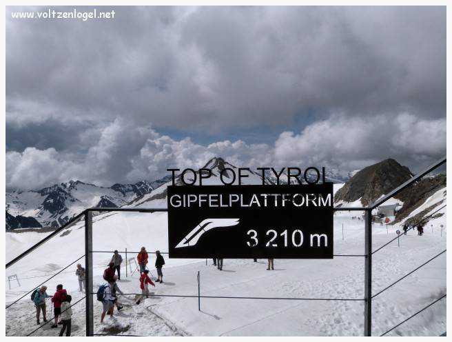 Panorama du Glacier de Stubai, sommet alpin et nature autrichienne