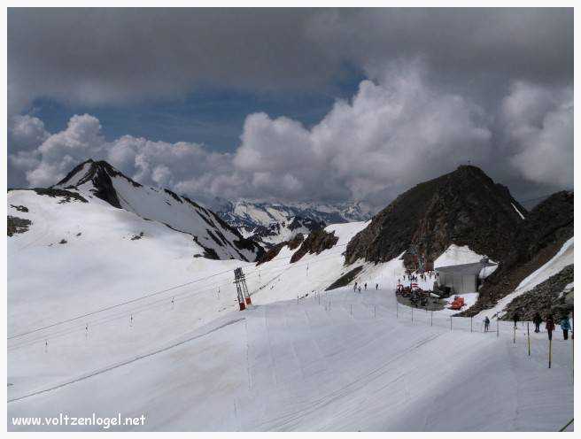 Panorama du Glacier de Stubai, sommet alpin et nature autrichienne