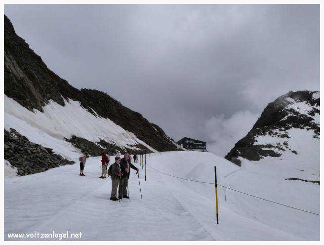 Panorama du Glacier de Stubai, sommet alpin et nature autrichienne